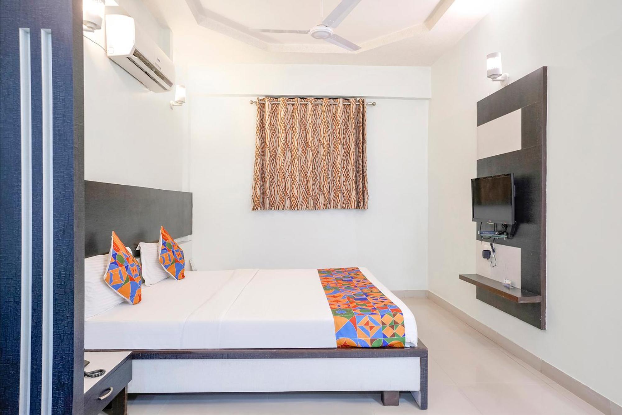 Fabhotel Skylon, Near Mahatma Mandir Gandhinagar Exterior foto