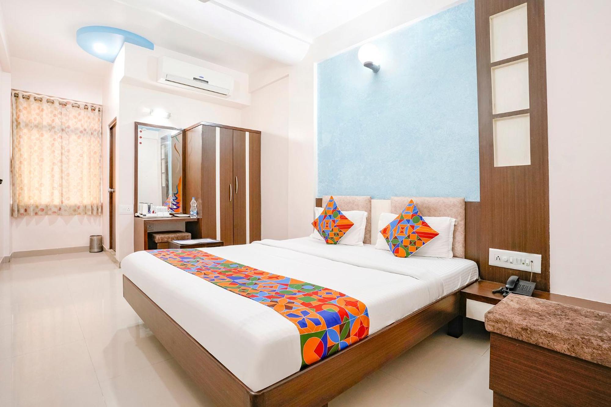 Fabhotel Skylon, Near Mahatma Mandir Gandhinagar Exterior foto